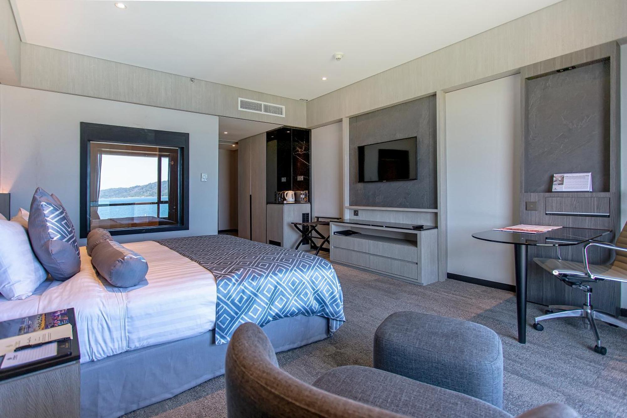 The Pacific Sutera Hotell Kota Kinabalu Eksteriør bilde A room at the Protea Hotel Fire & Ice